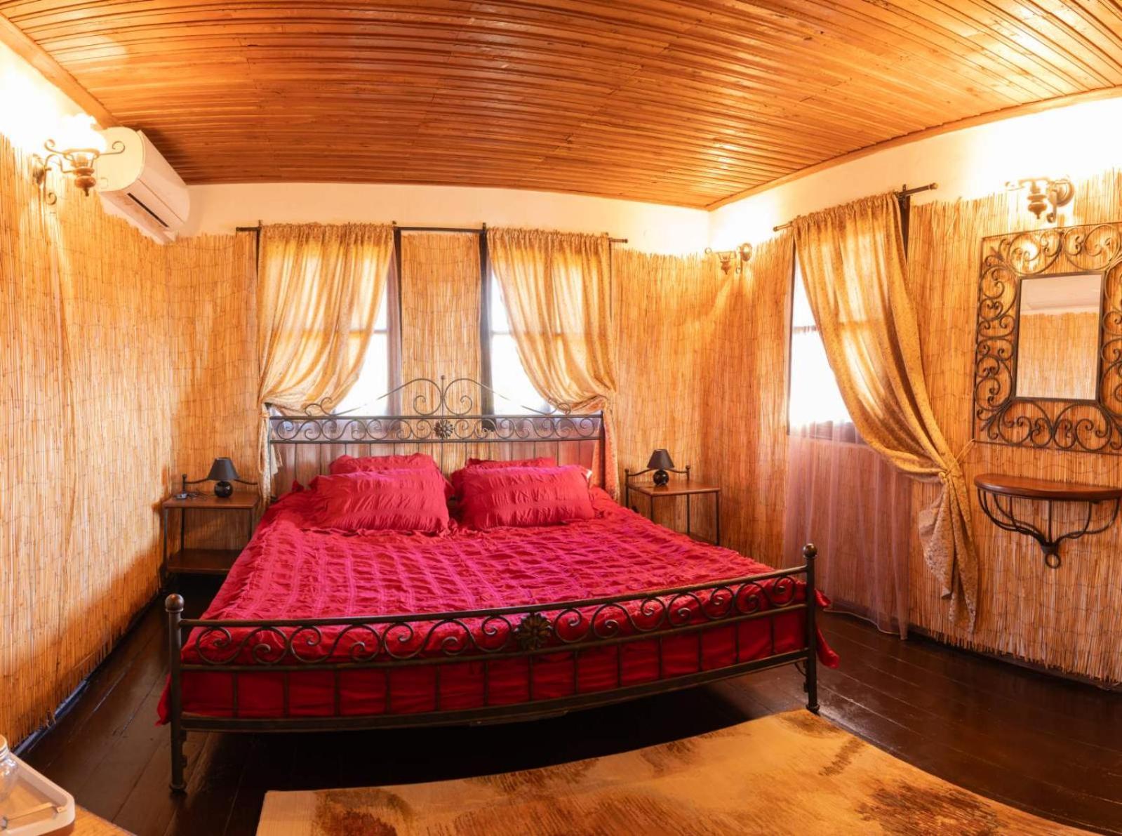 Complex Arbanashki Style-Panoramic View With Summer And Winter Terrace, Jacuzzi, Sauna, Children'S And Adult Area With Cinema Summer Arbanassi Exterior foto
