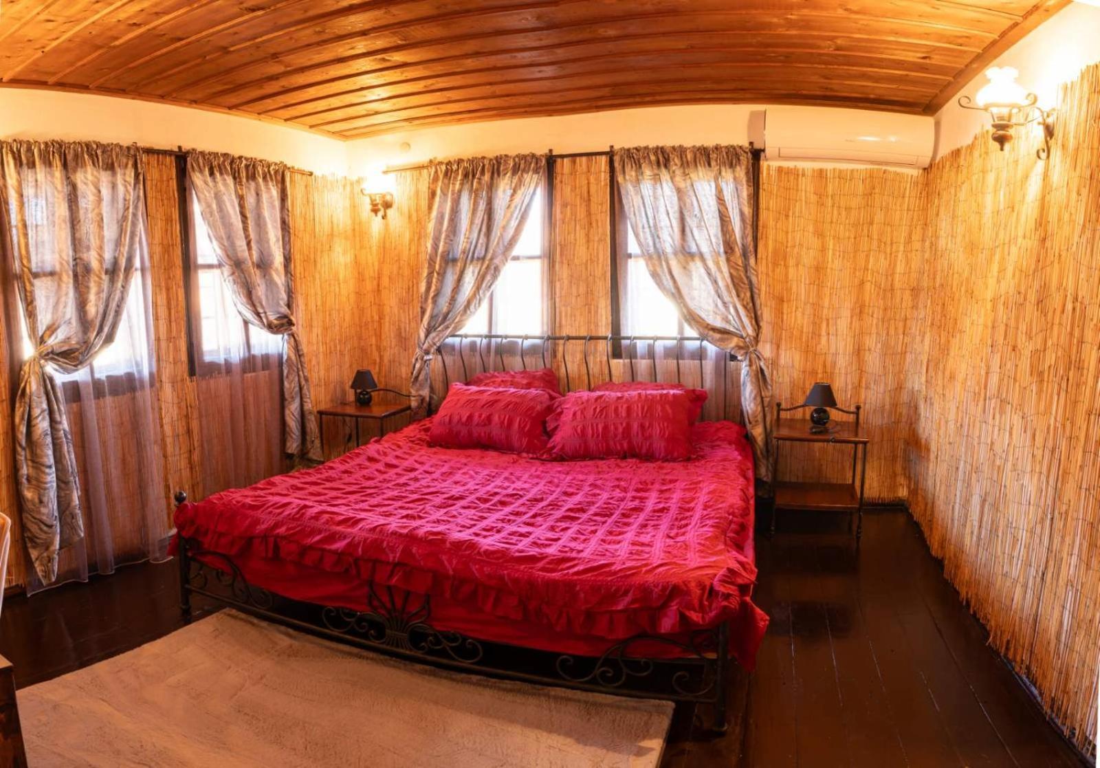 Complex Arbanashki Style-Panoramic View With Summer And Winter Terrace, Jacuzzi, Sauna, Children'S And Adult Area With Cinema Summer Arbanassi Exterior foto