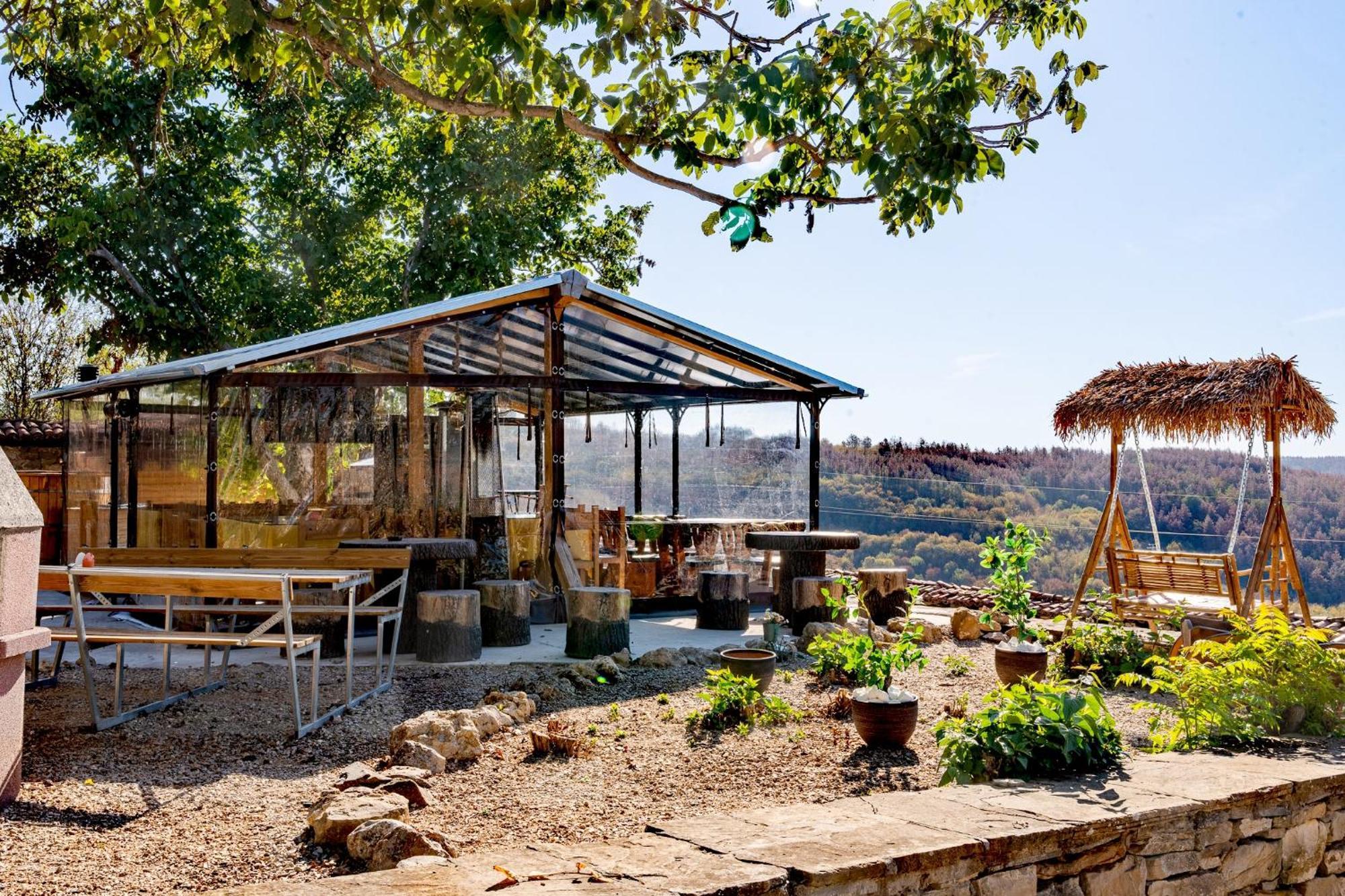 Complex Arbanashki Style-Panoramic View With Summer And Winter Terrace, Jacuzzi, Sauna, Children'S And Adult Area With Cinema Summer Arbanassi Exterior foto