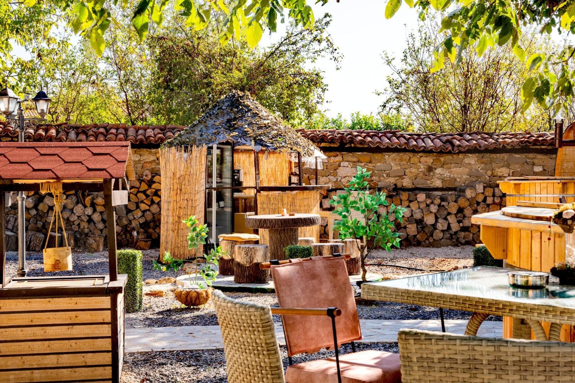 Complex Arbanashki Style-Panoramic View With Summer And Winter Terrace, Jacuzzi, Sauna, Children'S And Adult Area With Cinema Summer Arbanassi Exterior foto