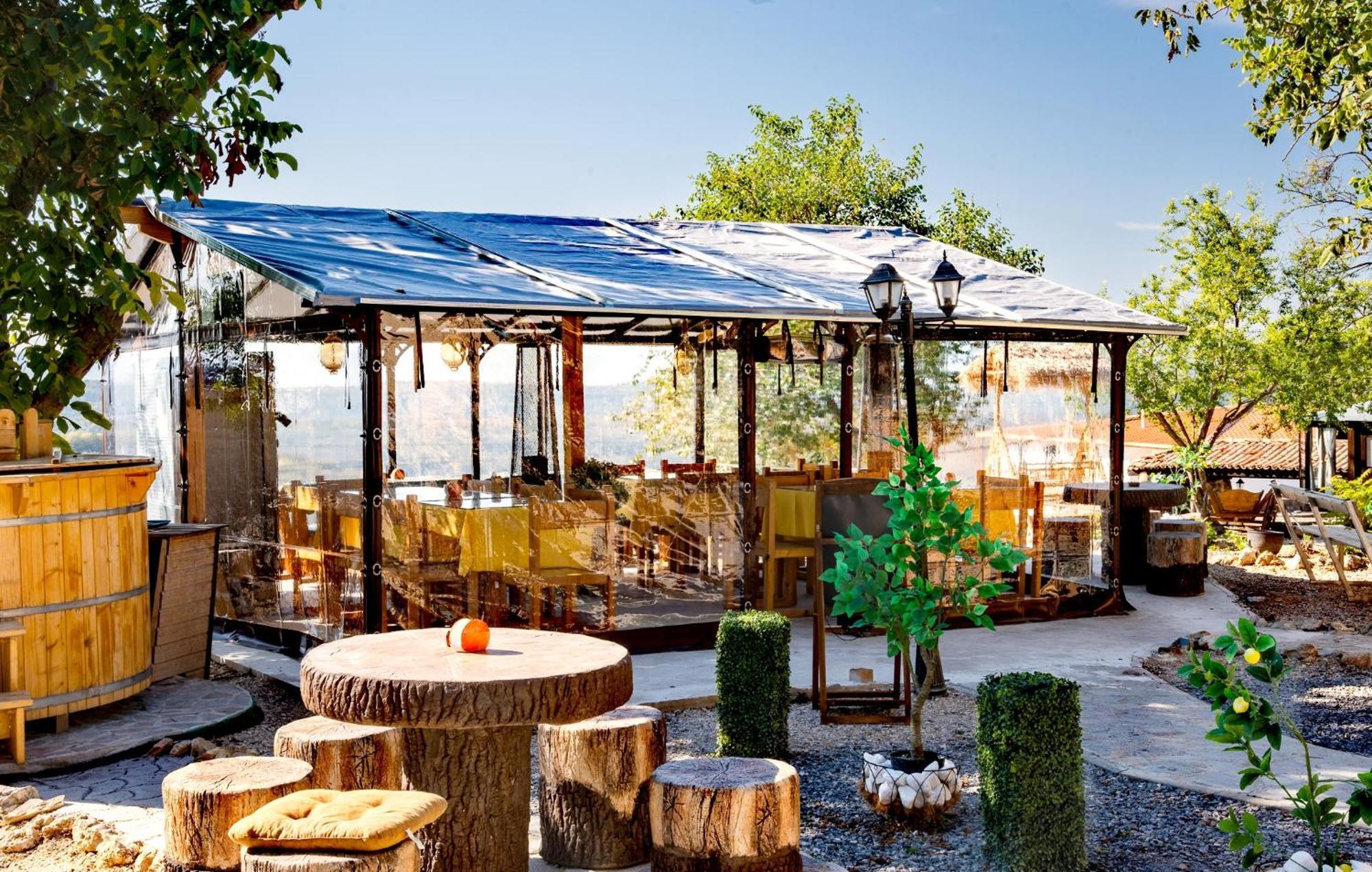 Complex Arbanashki Style-Panoramic View With Summer And Winter Terrace, Jacuzzi, Sauna, Children'S And Adult Area With Cinema Summer Arbanassi Exterior foto