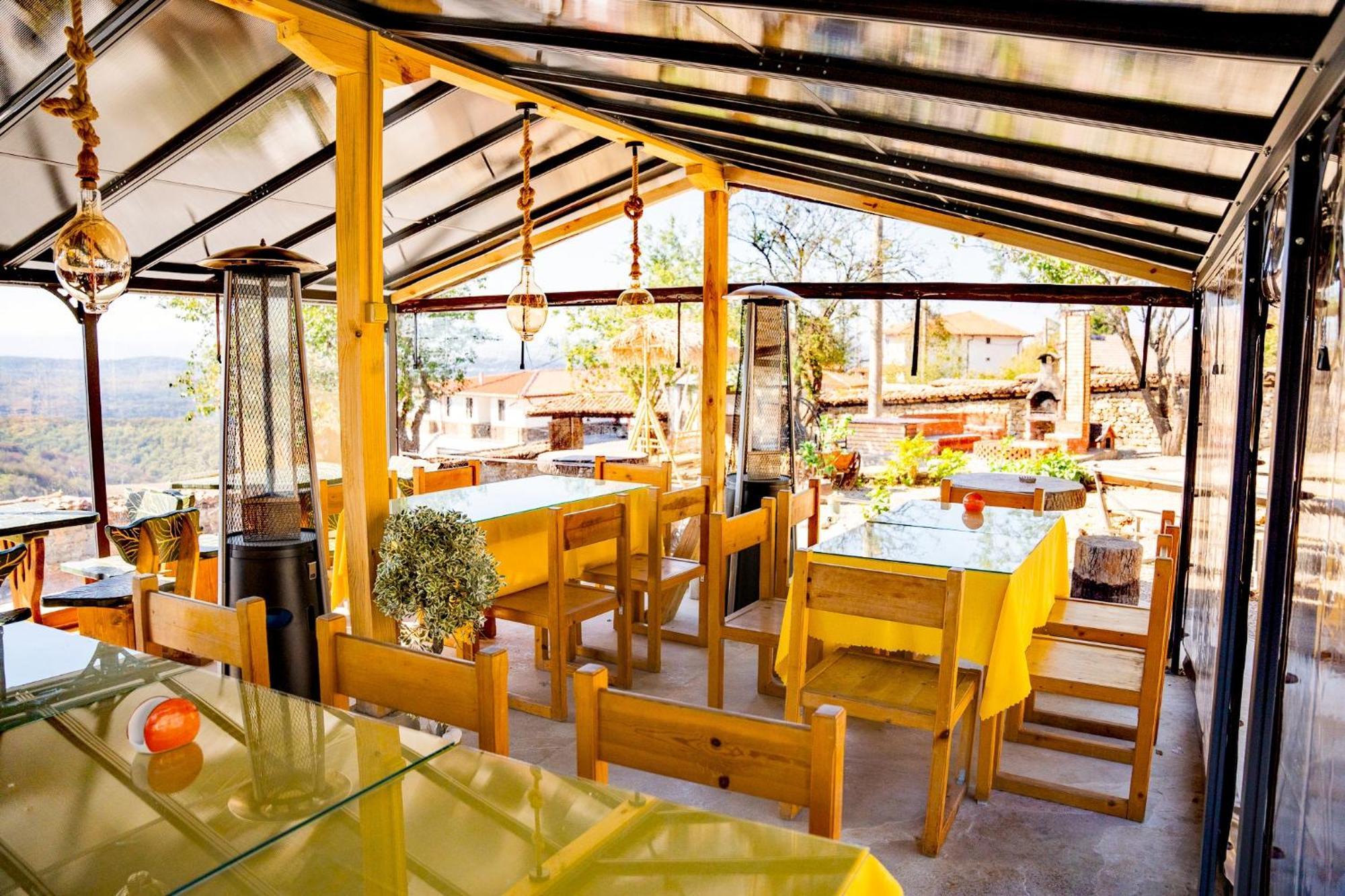 Complex Arbanashki Style-Panoramic View With Summer And Winter Terrace, Jacuzzi, Sauna, Children'S And Adult Area With Cinema Summer Arbanassi Exterior foto