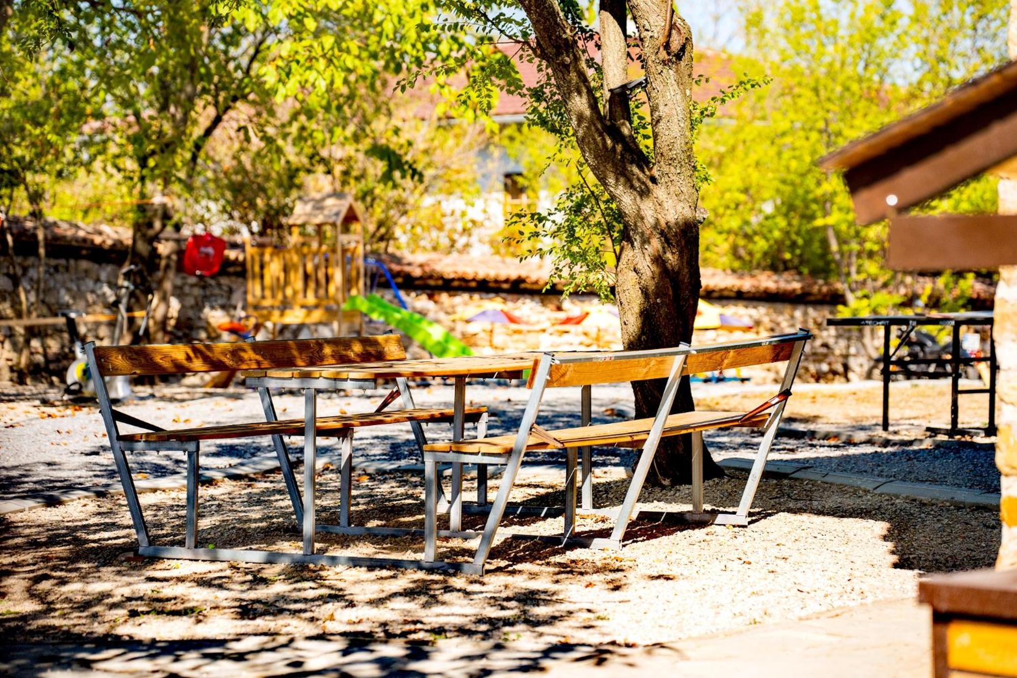 Complex Arbanashki Style-Panoramic View With Summer And Winter Terrace, Jacuzzi, Sauna, Children'S And Adult Area With Cinema Summer Arbanassi Exterior foto