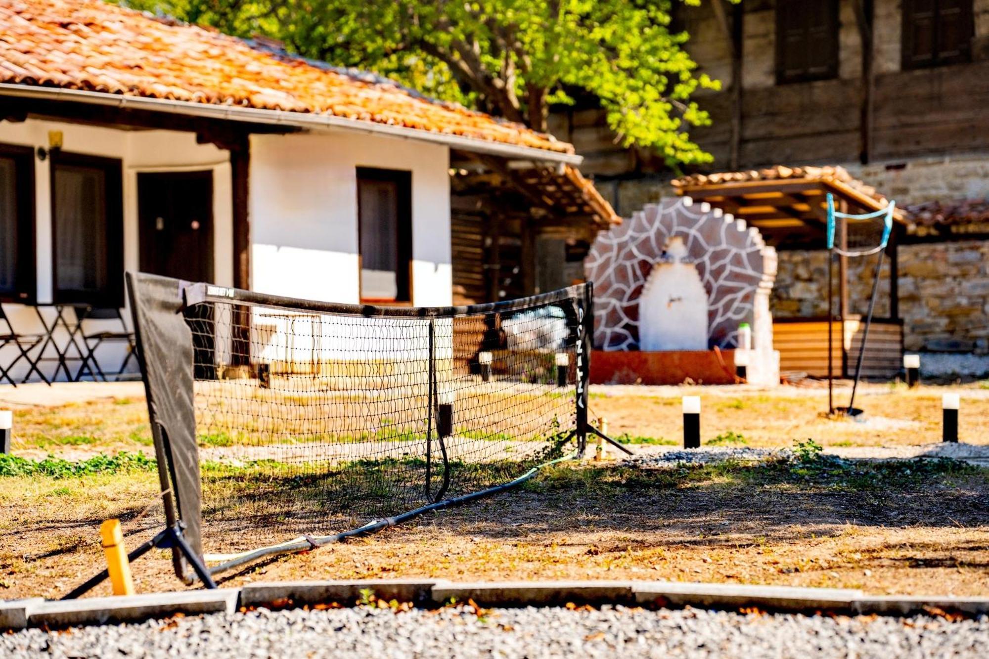 Complex Arbanashki Style-Panoramic View With Summer And Winter Terrace, Jacuzzi, Sauna, Children'S And Adult Area With Cinema Summer Arbanassi Exterior foto