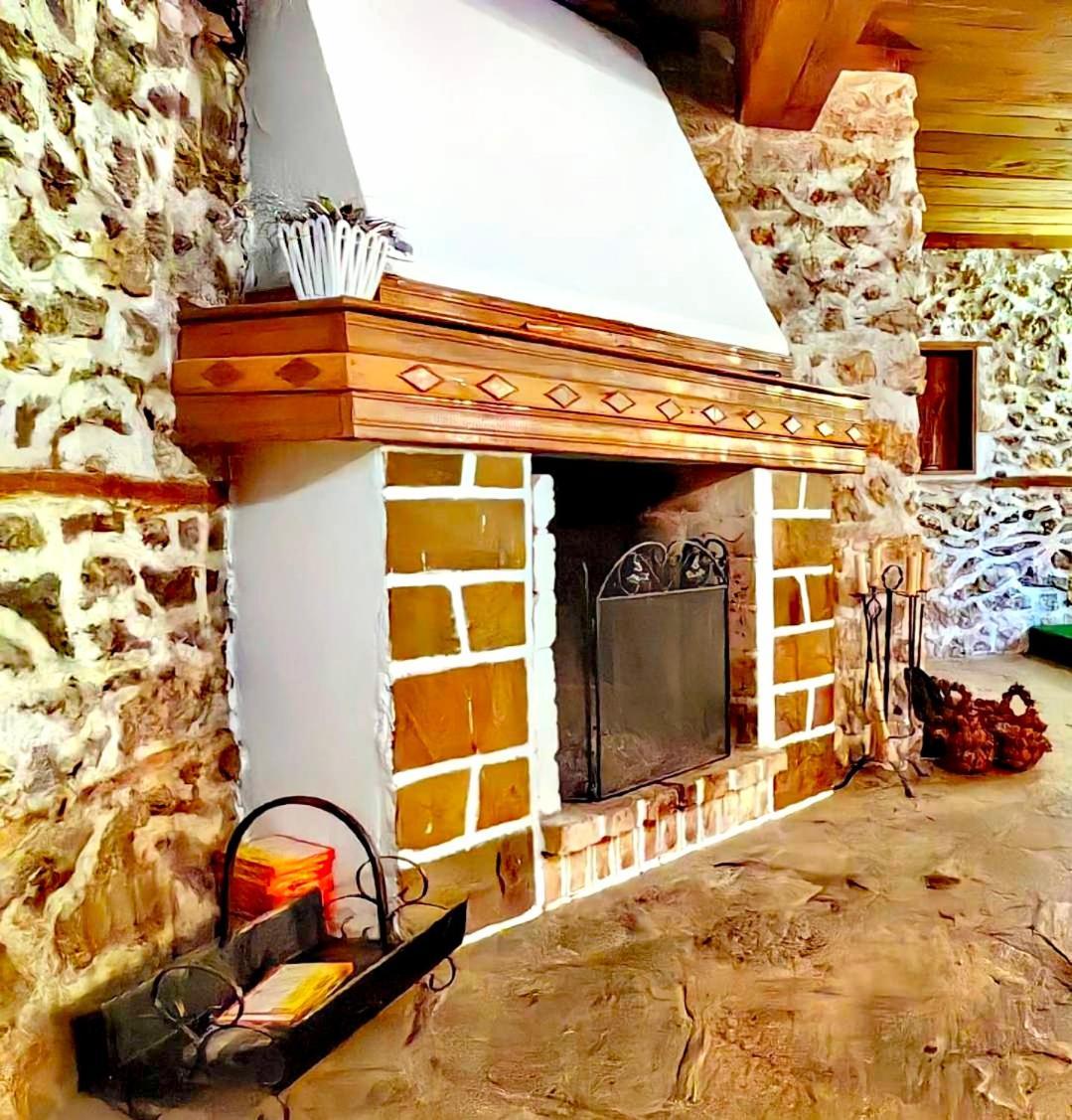 Complex Arbanashki Style-Panoramic View With Summer And Winter Terrace, Jacuzzi, Sauna, Children'S And Adult Area With Cinema Summer Arbanassi Exterior foto