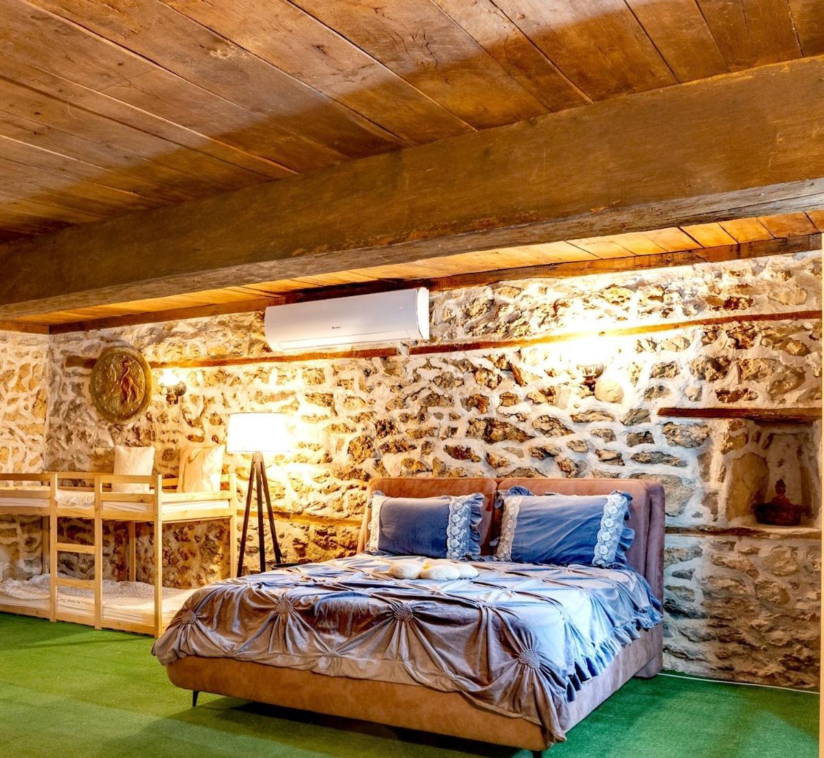 Complex Arbanashki Style-Panoramic View With Summer And Winter Terrace, Jacuzzi, Sauna, Children'S And Adult Area With Cinema Summer Arbanassi Exterior foto